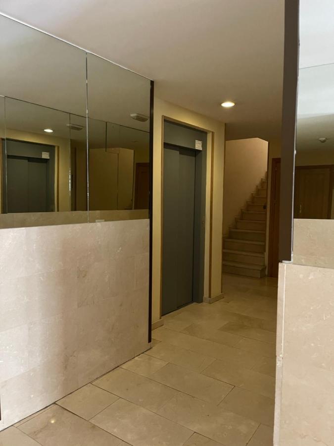 El Atico Nuevo En El Centro Con Ascensor, Garaje, Aire Acondicionado Y Wifi Apartman Biescas Kültér fotó
