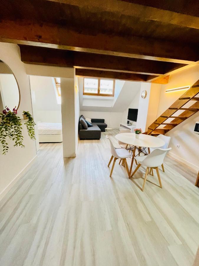 El Atico Nuevo En El Centro Con Ascensor, Garaje, Aire Acondicionado Y Wifi Apartman Biescas Kültér fotó