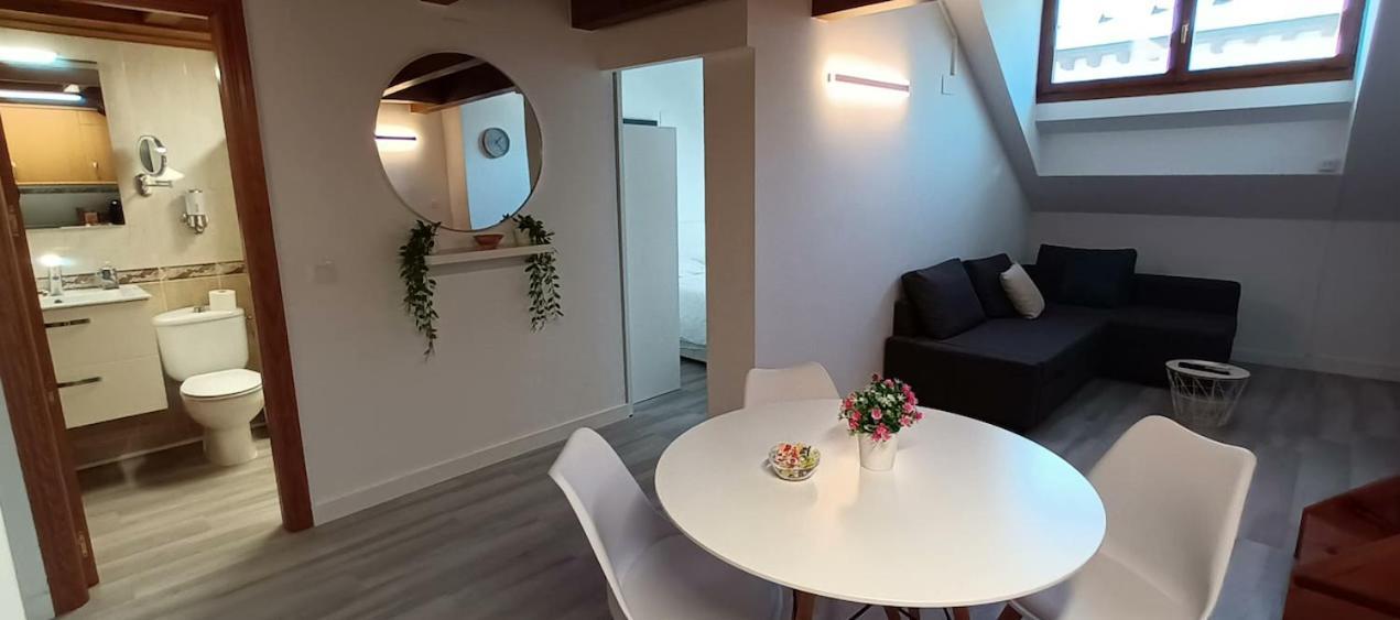 El Atico Nuevo En El Centro Con Ascensor, Garaje, Aire Acondicionado Y Wifi Apartman Biescas Kültér fotó